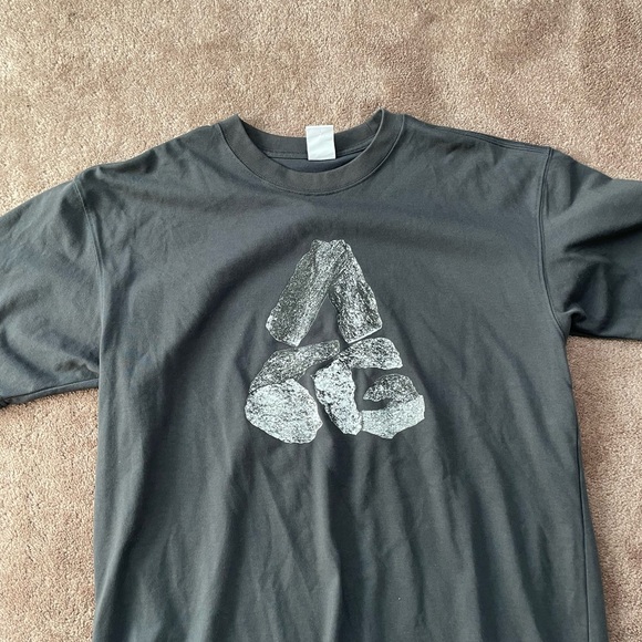 Nike ACG Rock Men’s Graphic T-shirt - Picture 3 of 5